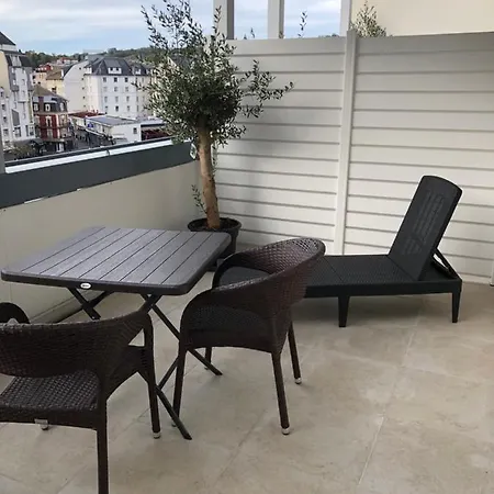 Grand D'espagne Готель