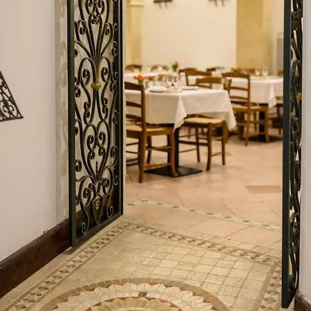Grand D'espagne Отель Лурд