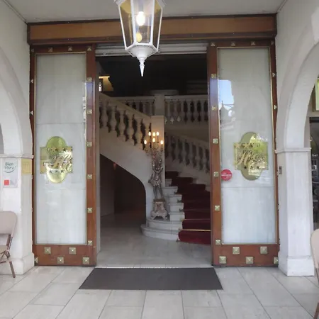 Grand D'espagne מלון לורדה