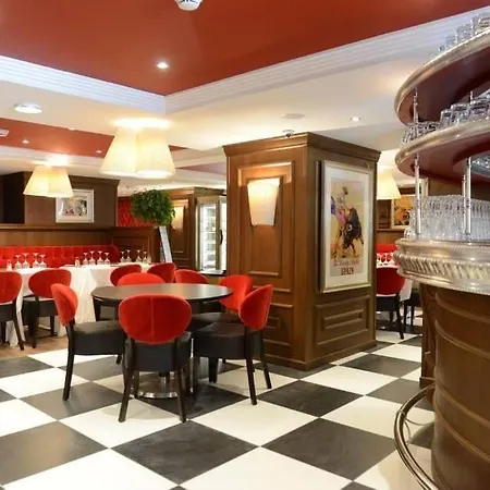 Grand D'espagne לורדה