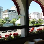 Grand D'espagne Отель