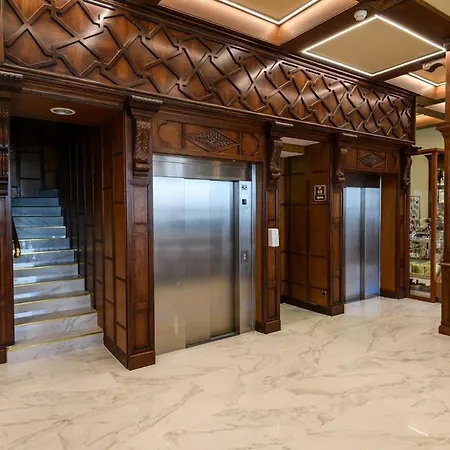 Grand D'espagne فندق 3*